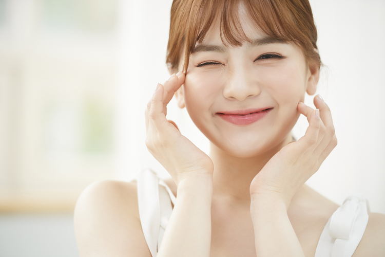 笑顔の女性