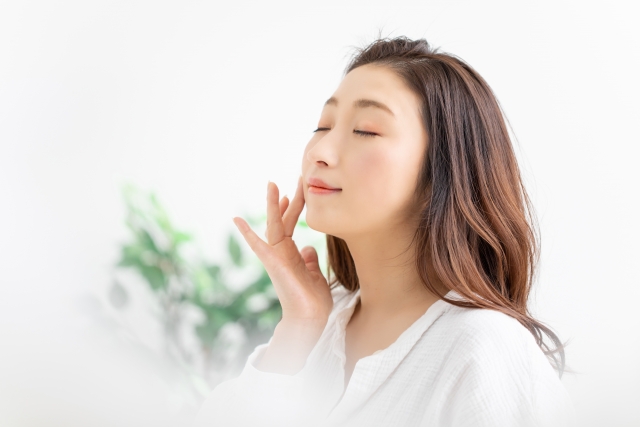 顎や頬のたるみを改善に導くフェイスリフトの効果とダウンタイム 経過の目安 Kirei